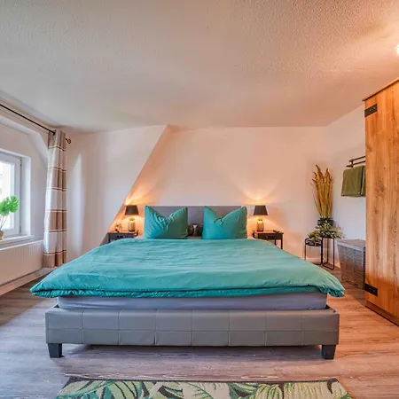 Apartmán Zuarin Schlossblick Mit Dschungel-Feeling - Direkt Am Schlossgarten Von Schwerin - Ganzes Apartment - Parkplatz Vorhanden *