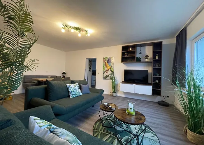 Apartment Zuarin Schlossblick - Ganzes Direkt Am Schlossgarten Von Mit Dschungel-feeling - Parkplatz Auf Anfrage Vorhanden Schwerin (Mecklenburg-Vorpommern)