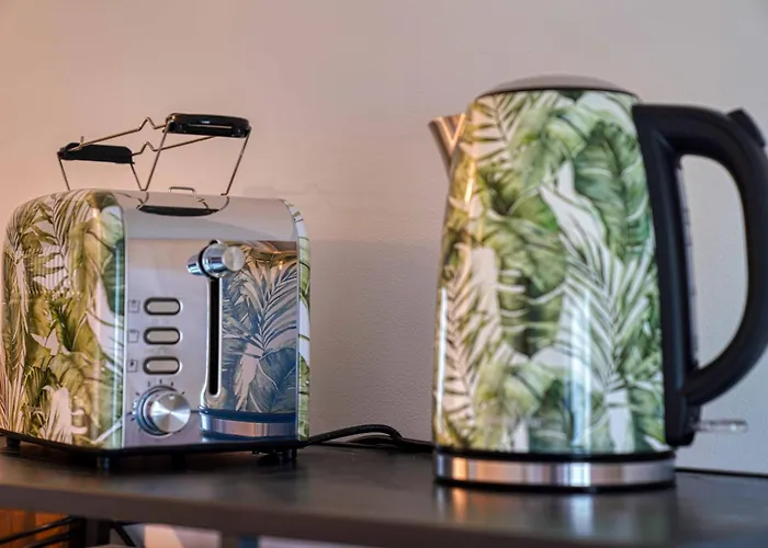 Apartment Zuarin Schlossblick - Ganzes Direkt Am Schlossgarten Von Mit Dschungel-feeling - Parkplatz Auf Anfrage Vorhanden Schwerin (Mecklenburg-Vorpommern)